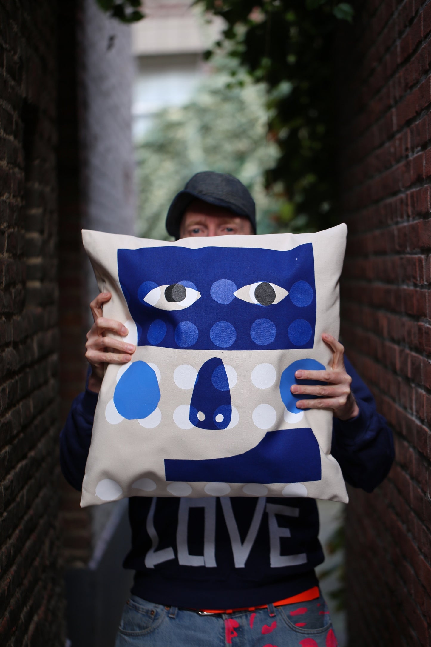 Art cushion "MASK BLUE" on ecru