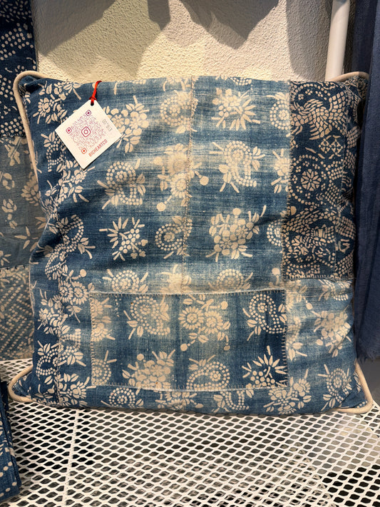 Big Heart Antique Lan Yin Hua Bu fabric cushion