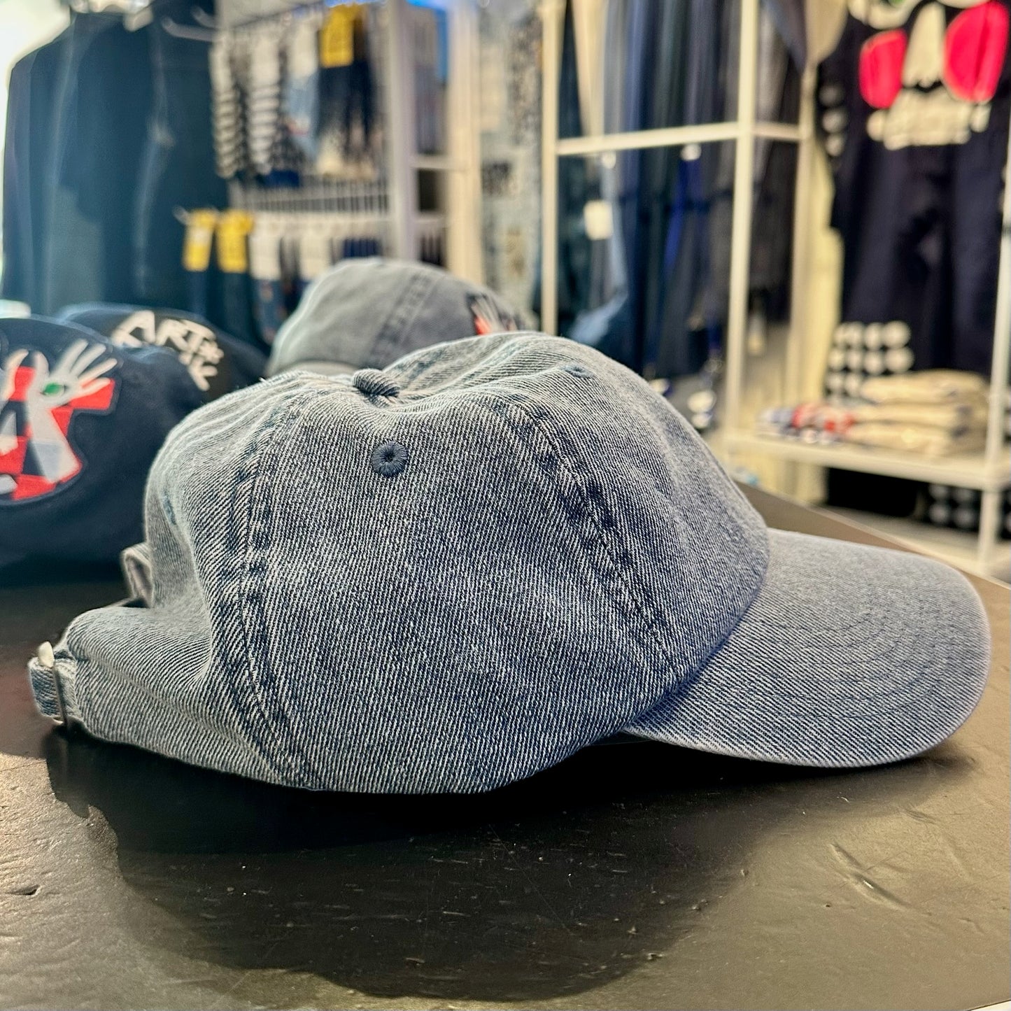 Art Cap Denim ‘Happy Heart’ on light blue