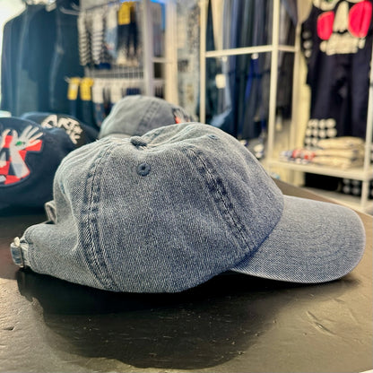 Art Cap Denim ‘Happy Heart’ on light blue