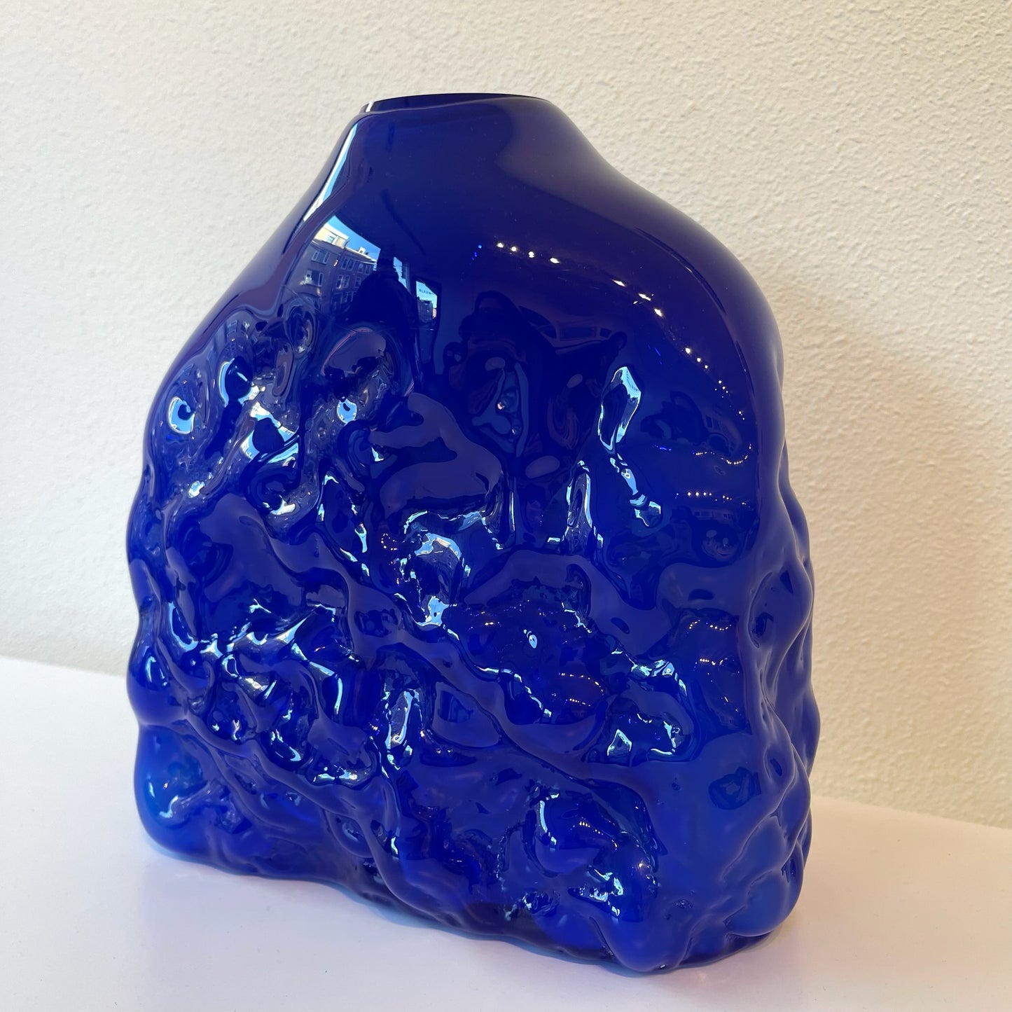 Momentum vase object