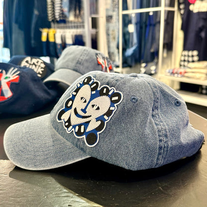 Art Cap Denim ‘Happy Heart’ on light blue